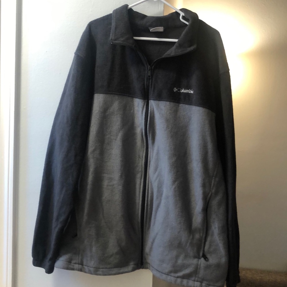 Men’s Columbia fleece jacket